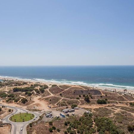 O&O Group- Magical 4Br Apt With Panoramic Sea View Бат Ям Екстериор снимка