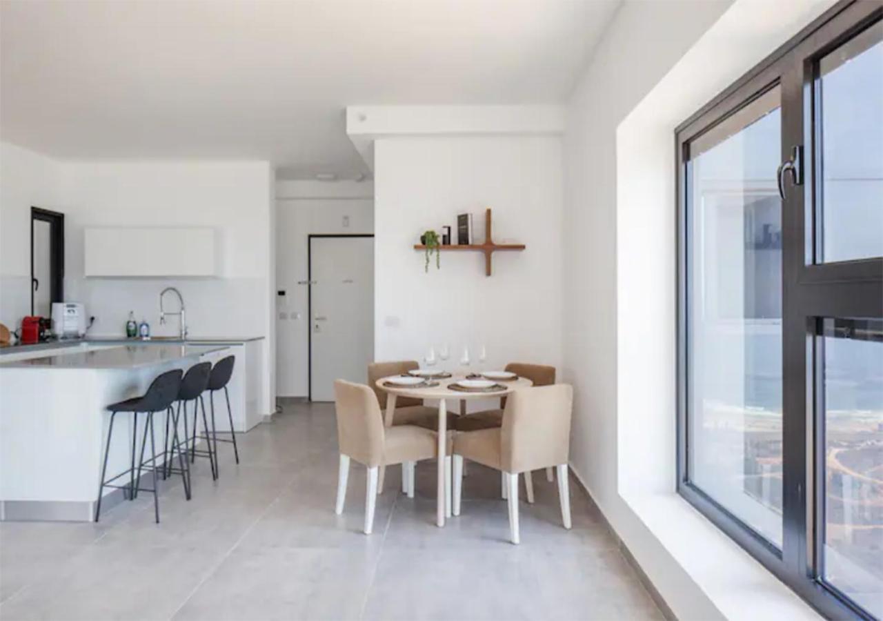 O&O Group- Magical 4Br Apt With Panoramic Sea View Бат Ям Екстериор снимка