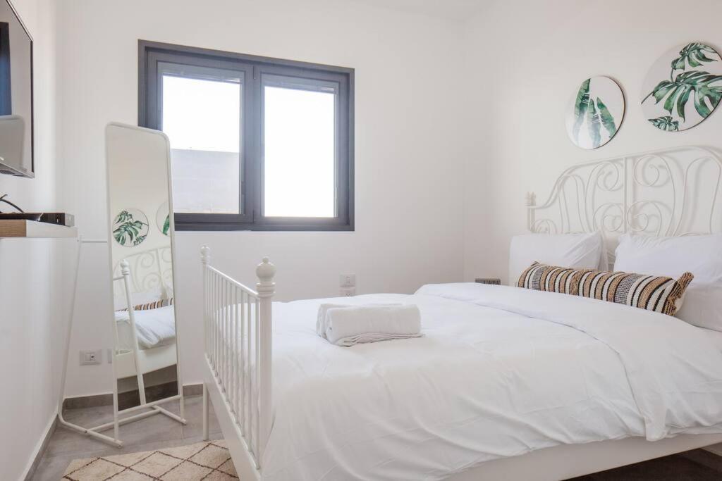 O&O Group- Magical 4Br Apt With Panoramic Sea View Бат Ям Екстериор снимка