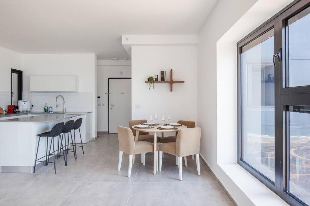 O&O Group- Magical 4Br Apt With Panoramic Sea View Бат Ям Екстериор снимка