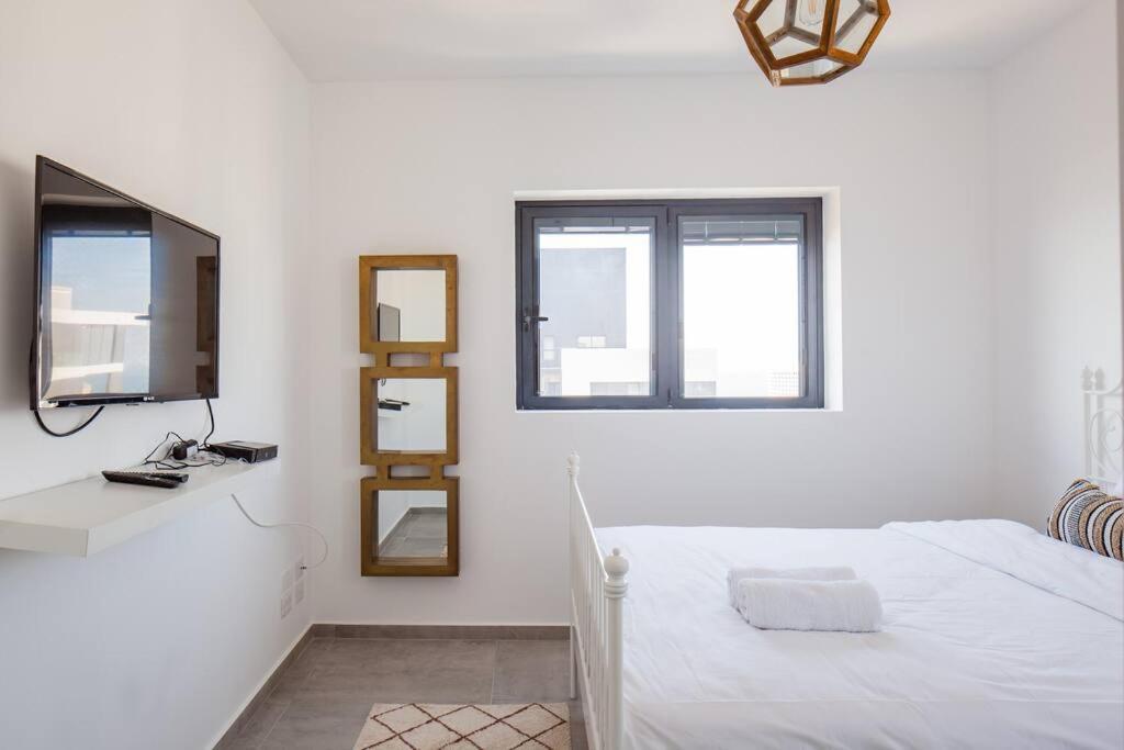 O&O Group- Magical 4Br Apt With Panoramic Sea View Бат Ям Екстериор снимка