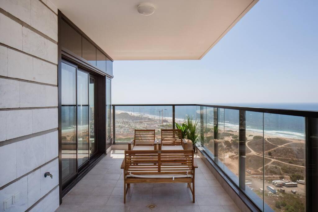 O&O Group- Magical 4Br Apt With Panoramic Sea View Бат Ям Екстериор снимка